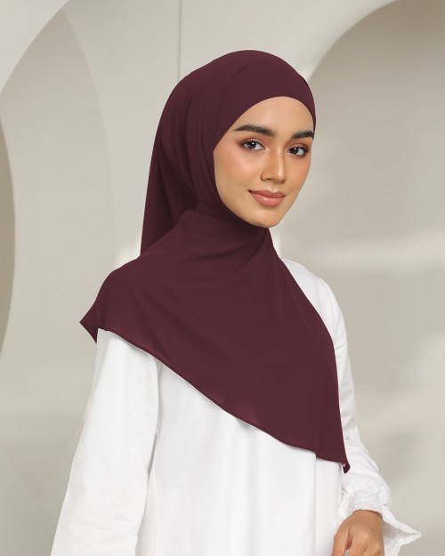 Hari - Classic Maroon (Chinstrap)