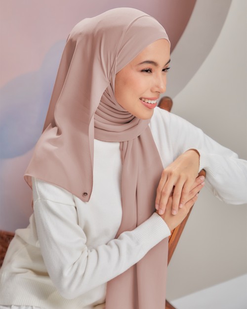 Flo - Pink Sand (Chinstrap)