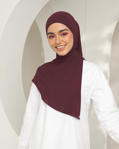 Hari - Classic Maroon (Chinstrap)