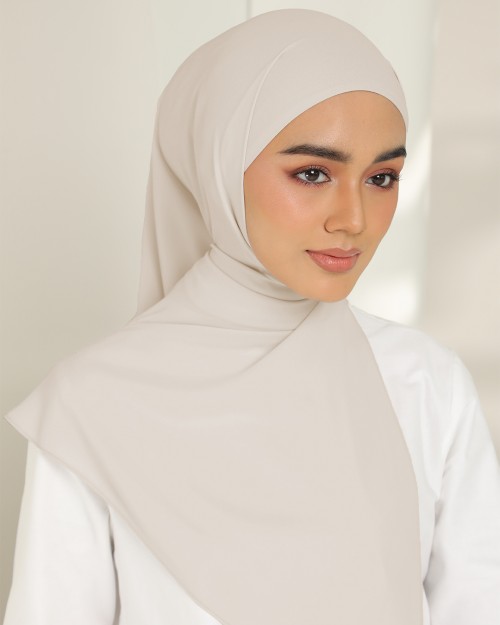 Hari - Silky Linen (Chinstrap)