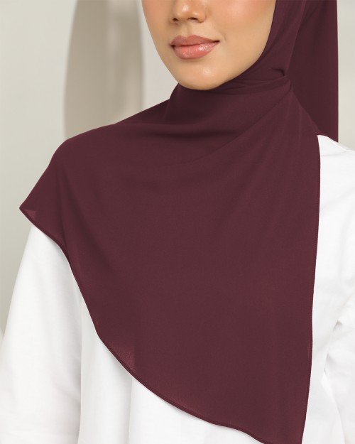 Hari - Classic Maroon (Chinstrap)