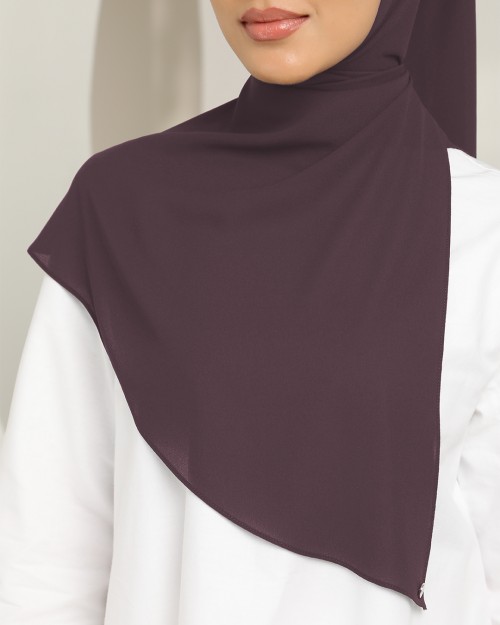 Hari - Raisin Berry (Chinstrap)