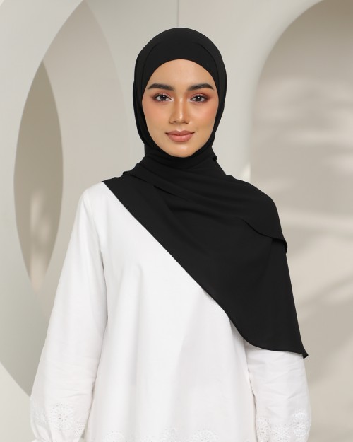Hari - Jade Black (Chinstrap)