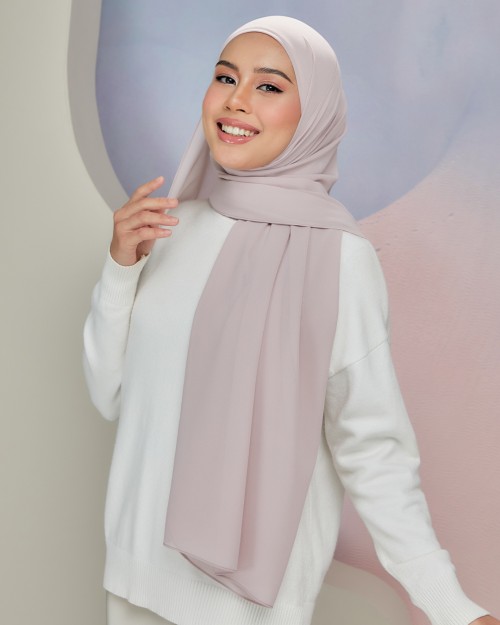 Flo - Milky Blush (Chinstrap)