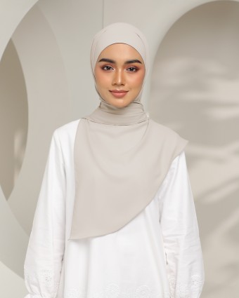 Hari - Moon Drop (Chinstrap)