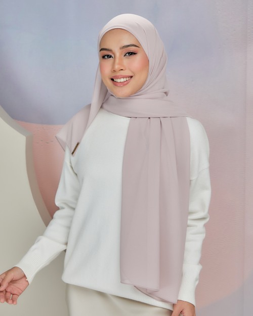 Flo - Milky Blush (Chinstrap)