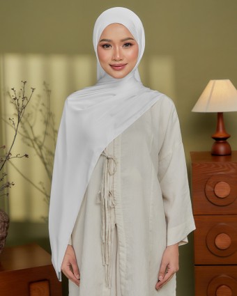 Suri - Off White (Reject) Suri - Off White (Reject)