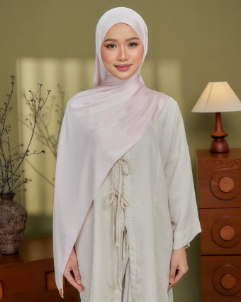 Suri - Pink Mist (Reject) Suri - Pink Mist (Reject)